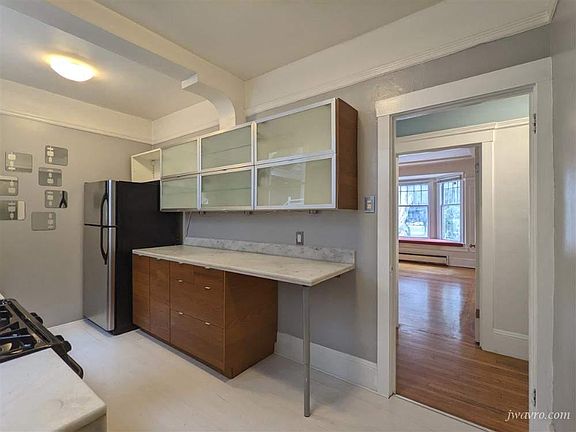 3rd image of 1535 Oak St APT 1