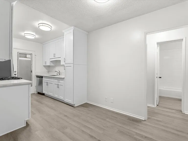 1236 McClellan Dr #5 — Photo 9