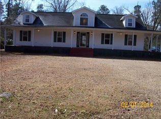 419 S Walker St, Burgaw, NC 28425
