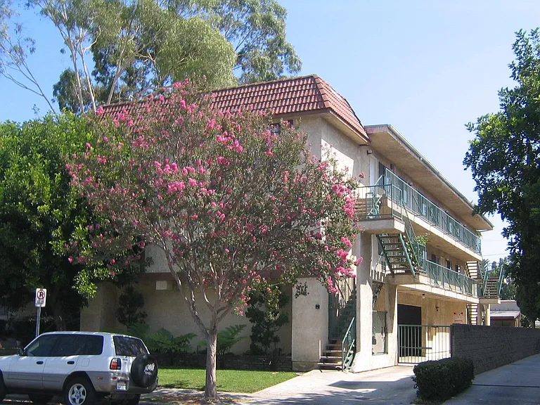 W Doran St — Photo 13