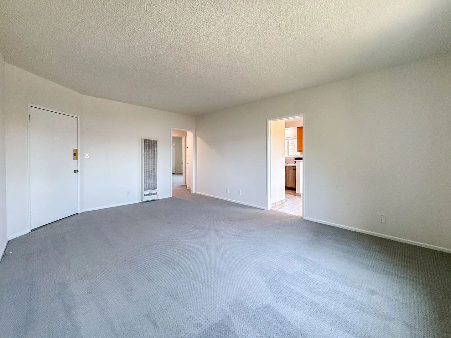 Prime Abbott Kinney Neighborhood 2 bed and 1 bath in Venice Plus Garage Parking for additional $500 — Photo 2