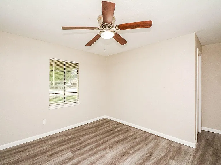 713 Wafer St — Photo 14