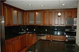 2nd image of 915 Franklin St Unit 9C