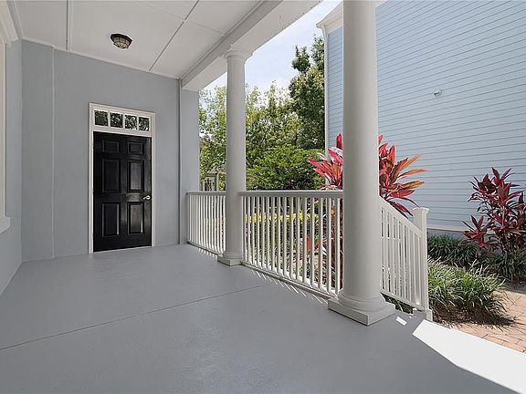 Front alcove from front entr
