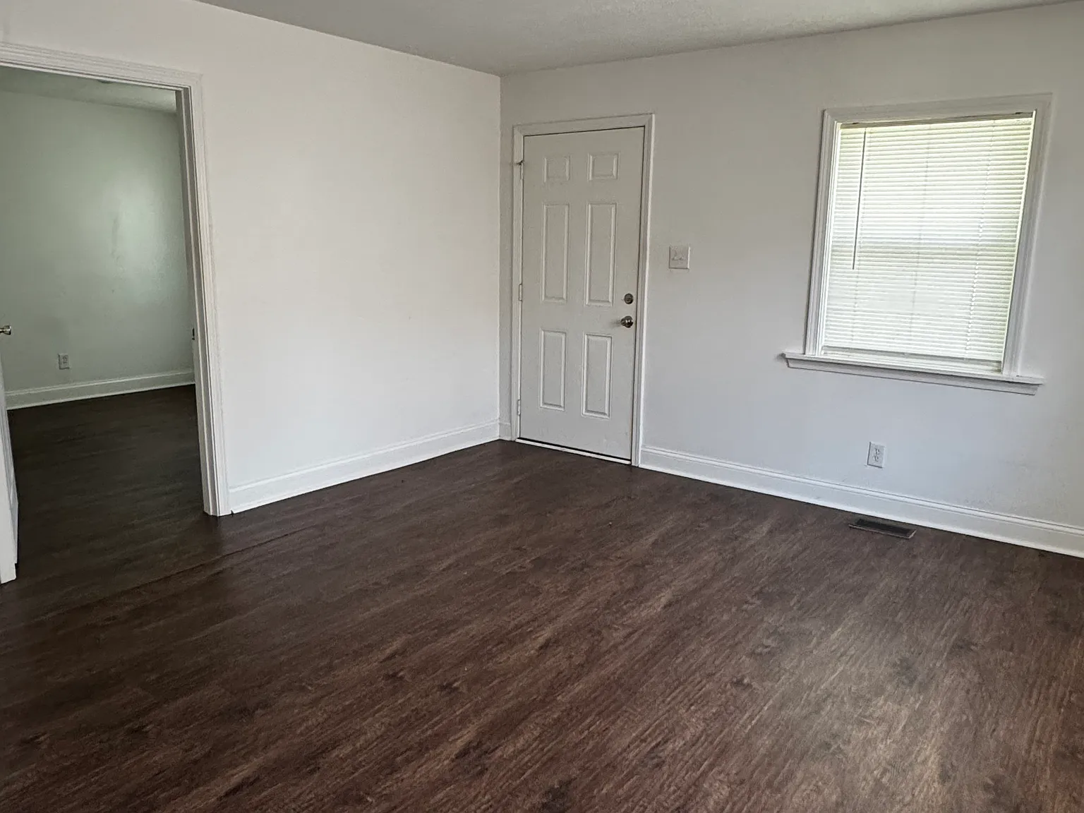 3 bed, 1100 sqft, $1,485 — Photo 2