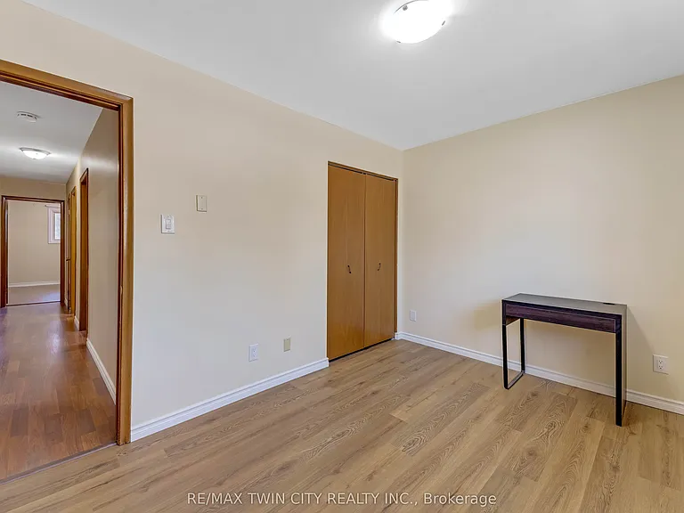 402 Lakeview Dr — Photo 13
