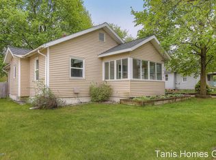 2038 Greenfield Ave SW, Wyoming, MI 49519