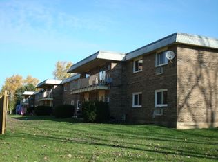 42 S Shaddle Ave APT 210, Mundelein, IL 60060