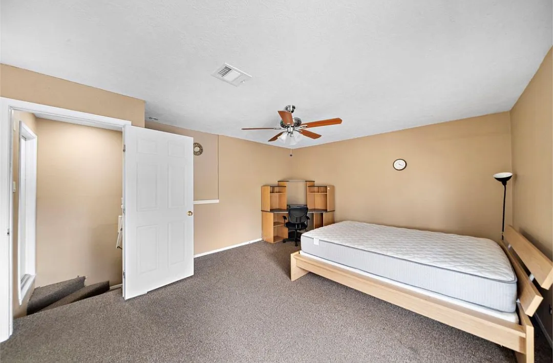 3 bed, 1672 sqft, $1,800 — Photo 2