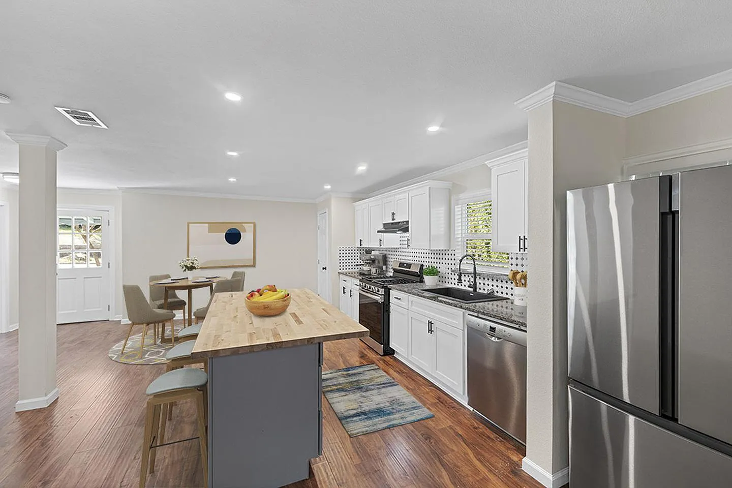 One of a Kind North Oak Cliff home with fenced backyard — Photo 4