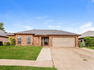 6520 Aires Dr, Arlington, TX 76001