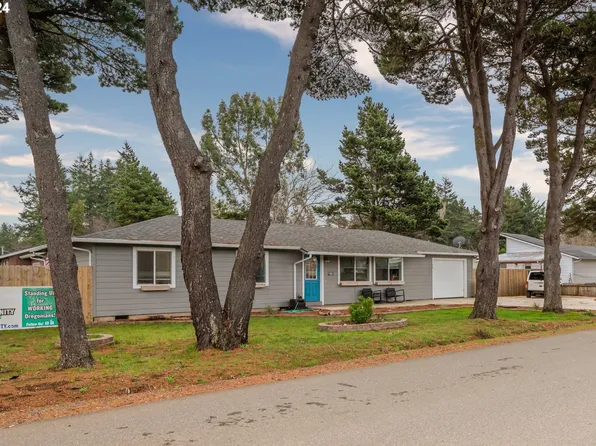 96 North Ave NE, Bandon, OR 97411