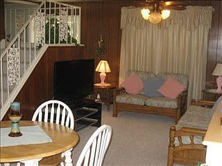 2nd image of 14601 Oakwood Ln
