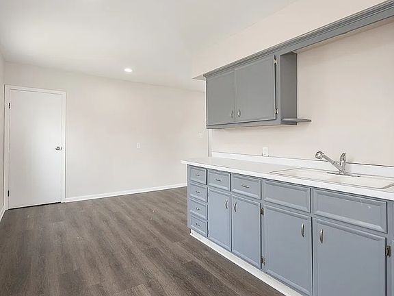 3rd image of 1231 W 19th St #2