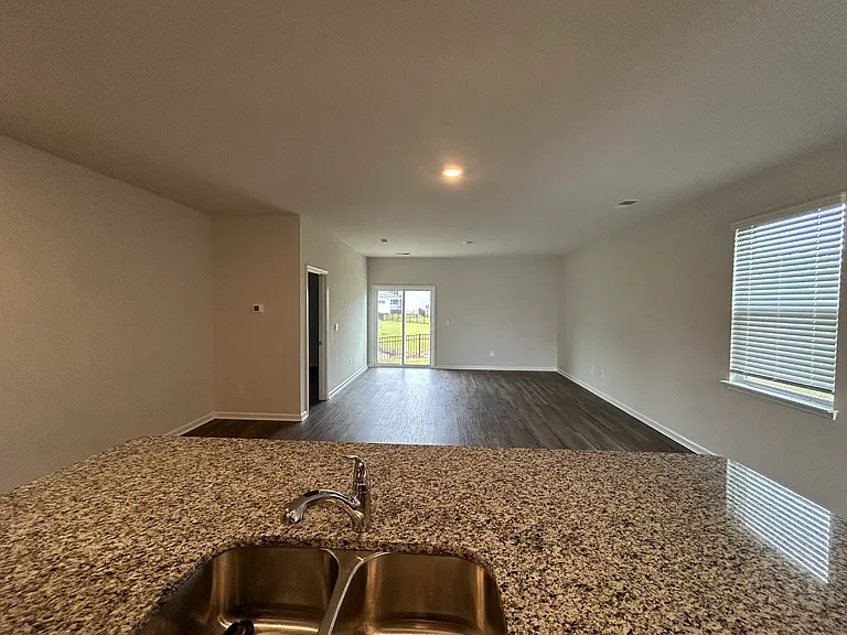 324 Vaccaro Dr — Photo 8