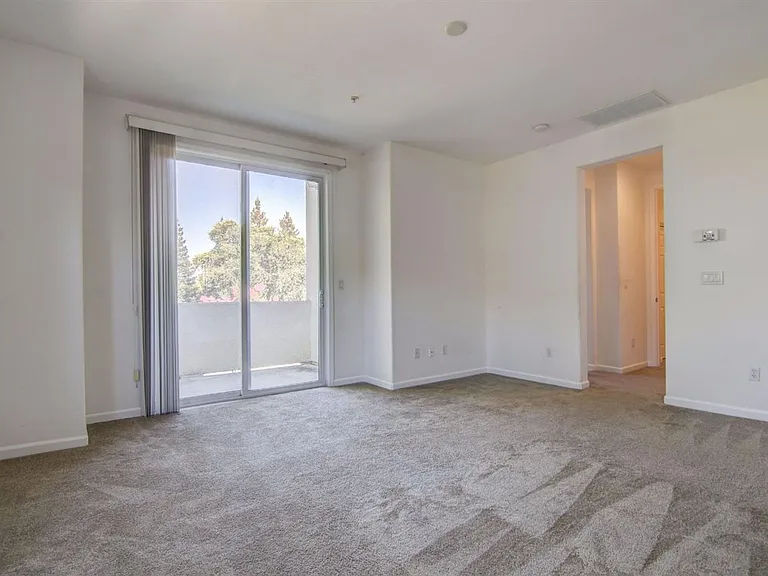 8464 Crystal Walk Cir — Photo 4