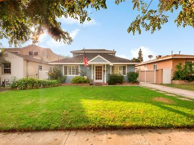 1121 N Beachwood Dr, Burbank, CA, 91506