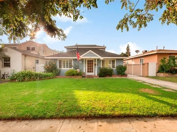 1121 N Beachwood Dr, Burbank, CA 91506