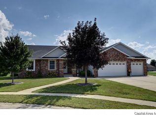 1208 Chimney Rock Ct, Sherman, IL 62684