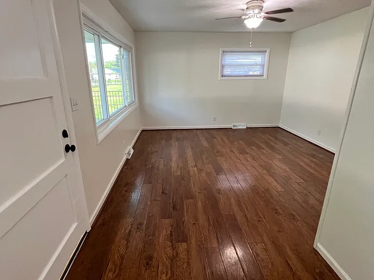 4826 Swallow Rd — Photo 3