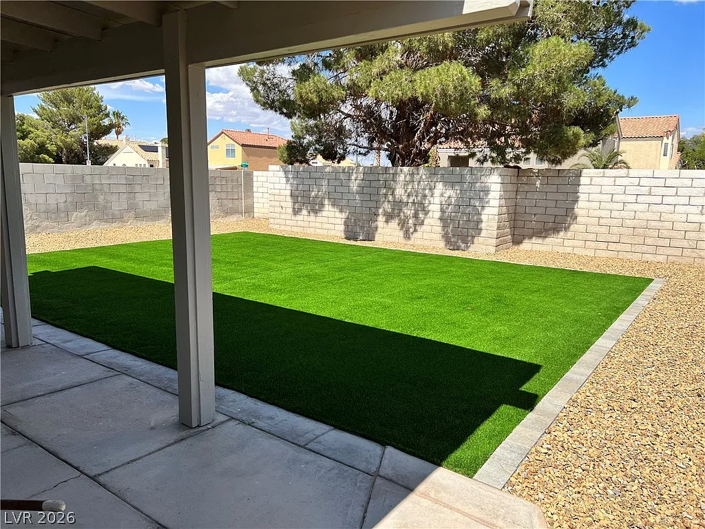 2 bed, 2.0 bath, 984 sqft, $1,950 — Photo 4