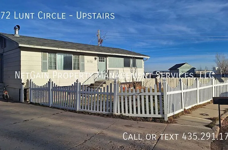 1172 Lunt Cir #UPSTAIRS — Photo 2