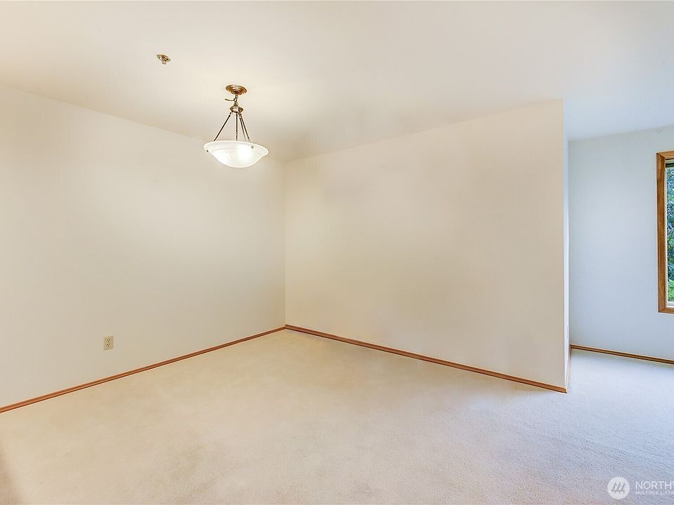 2nd image of 609 7th Avenue N #B203