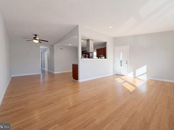 2nd image of 419 Rennard St