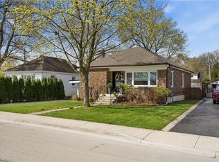 31 Cameron Ave, Hamilton, ON L9H 1P6