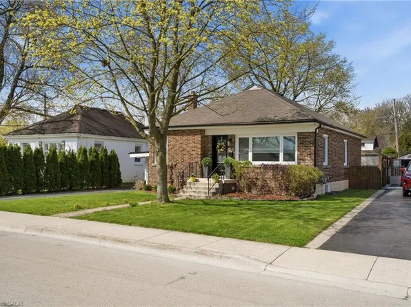31 Cameron Ave, Hamilton, ON L9H 1P6