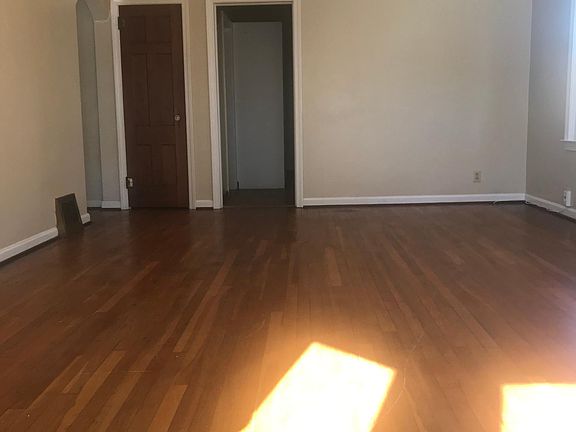 3rd image of 1195 Lindsay Ave