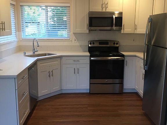 5th image of 3739 Underwood Dr