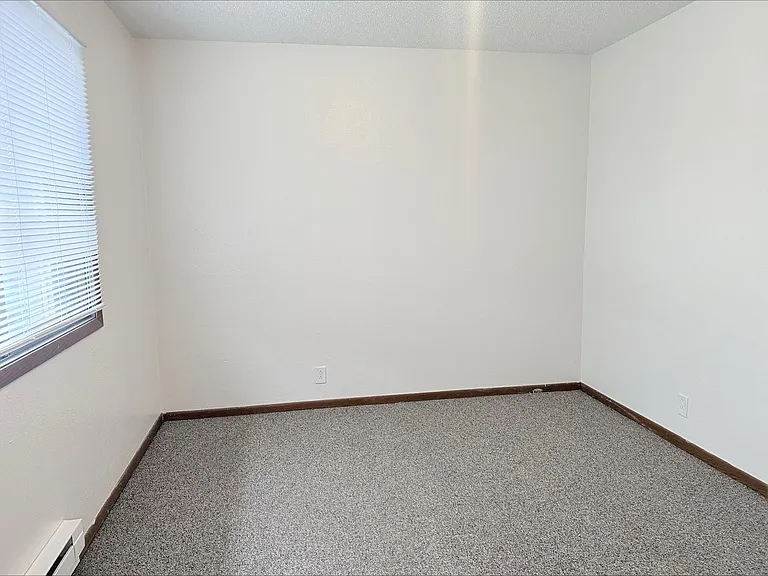 1216 S G Ave — Photo 24