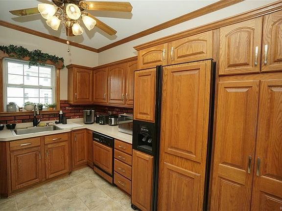 4th image of 45 Ilion St