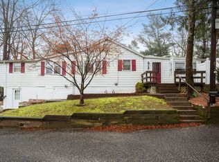 2 Commack Rd, Sound Beach, NY 11789