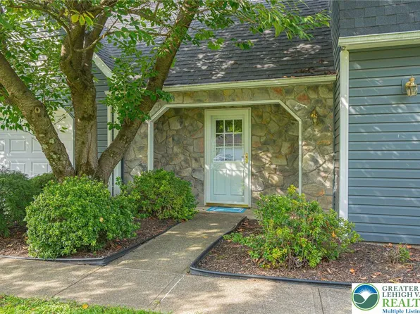 26 Russet Dr, Easton, PA 18045