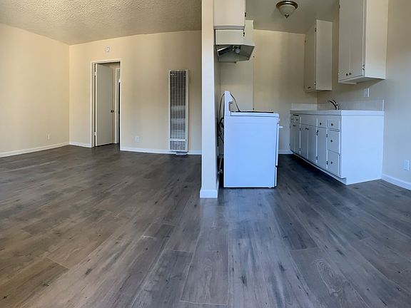2nd image of 16214 Vanowen St APT 20