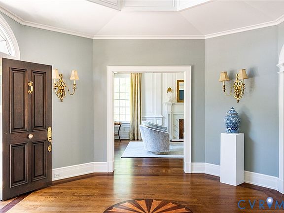 4th image of 105 Brookschase Ln