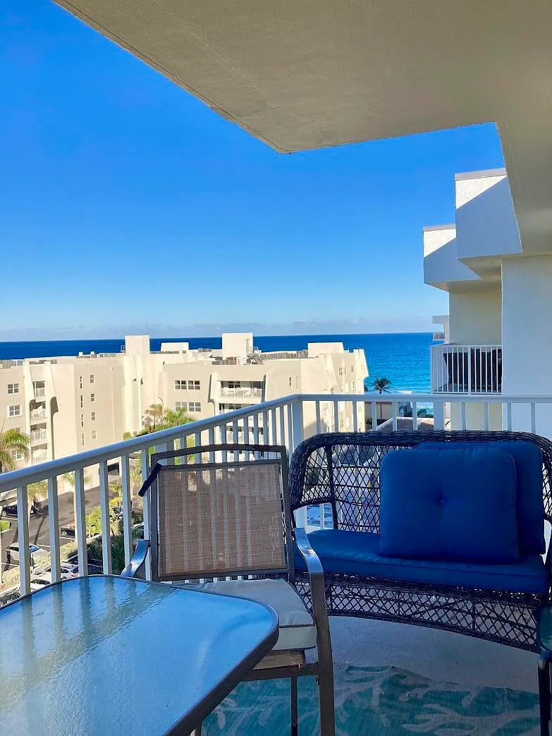 1 bed, 2.0 bath, 983 sqft, $4,000 — Photo 1