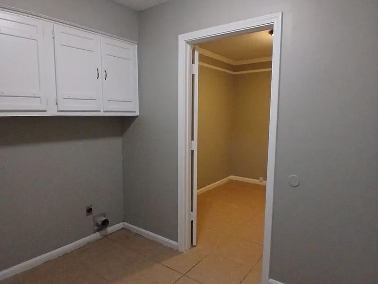 6764 Boylston Dr — Photo 5
