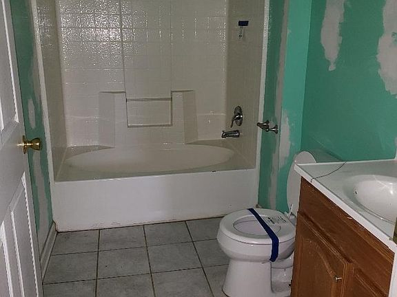 2nd image of 1506 22nd St NE