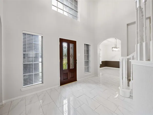 15 Finetta Ln, Alvin, TX 77511