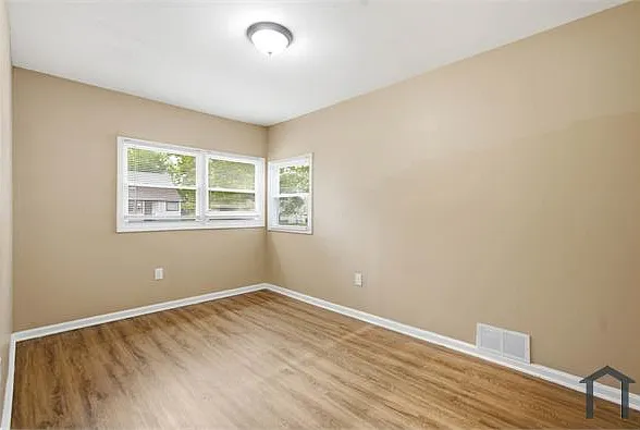 3 bed, 906 sqft, $1,450 — Photo 4