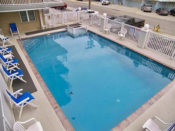 3rd image of 8401 Atlantic Ave #207