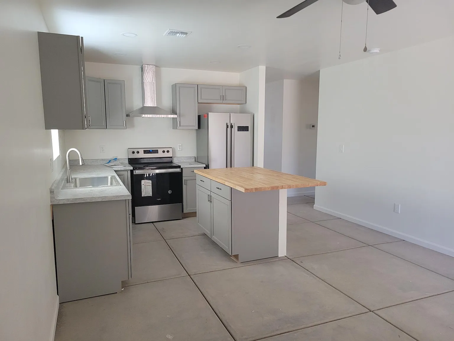 3 bed, 1299 sqft, $850 — Photo 2