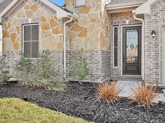 5th image of 120 Dina Ln