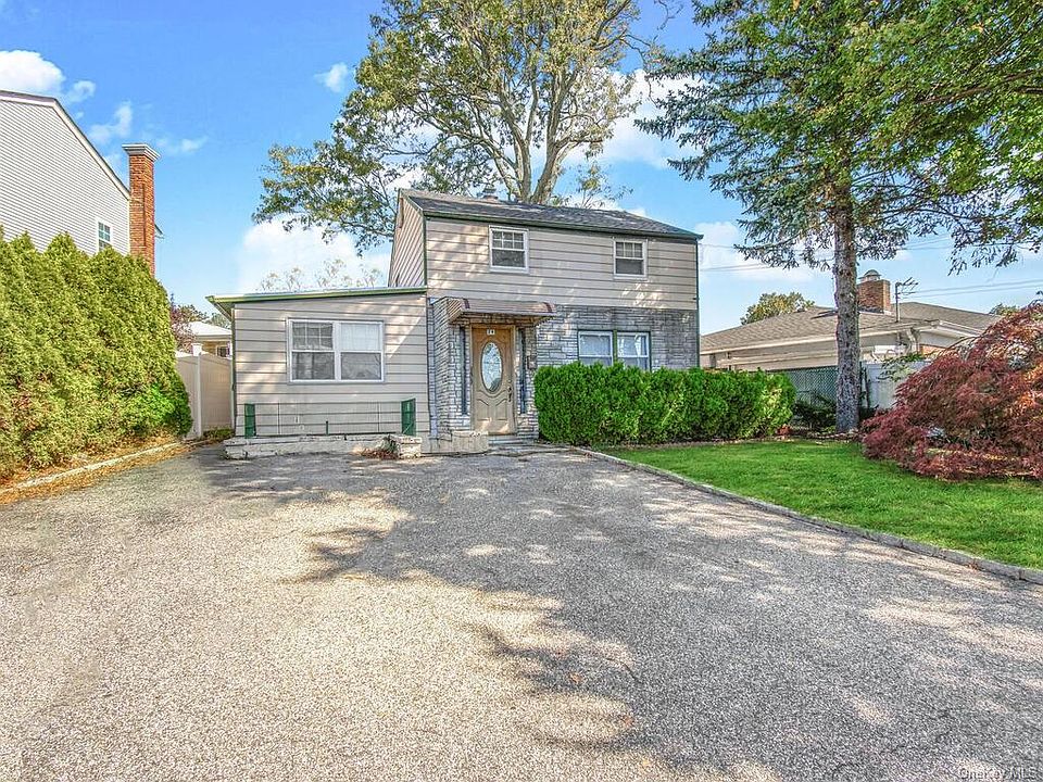 1st image of 28 Windermere Dr