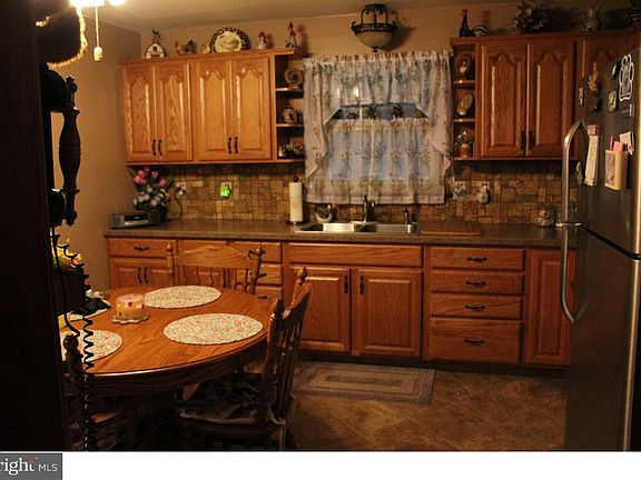 4th image of 418 Florence Blvd
