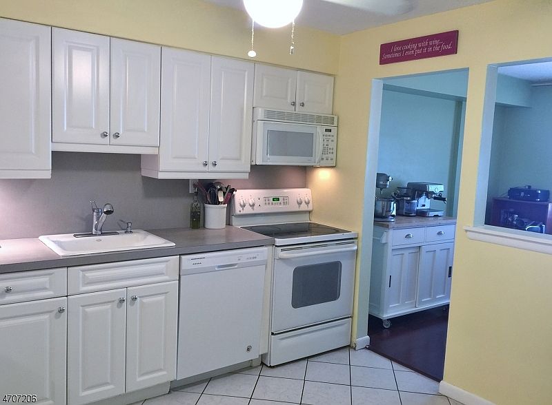 1st image of 806 Eves Dr, 1A