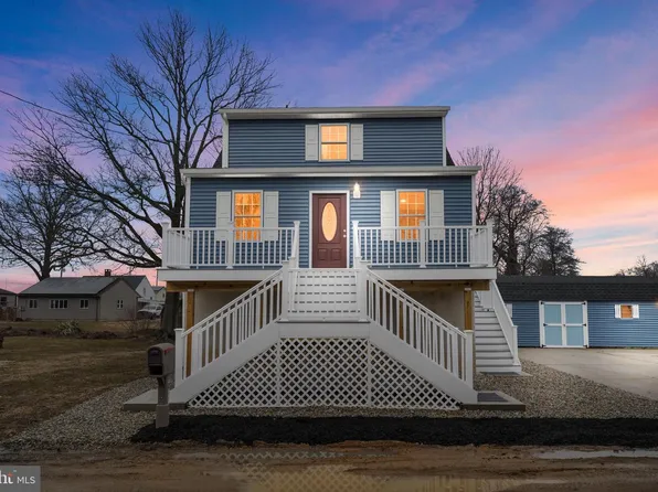 2 River Pl, Pennsville, NJ 08070